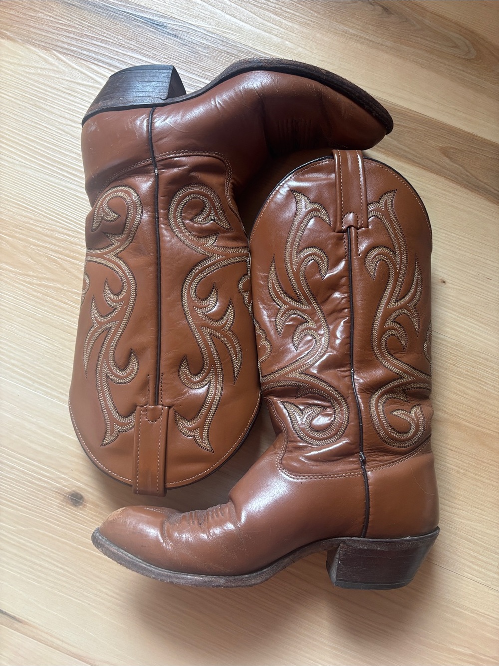 Vintage Handcrafted Cowgirl Boots! 🤠